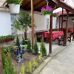 Хотел Chinara